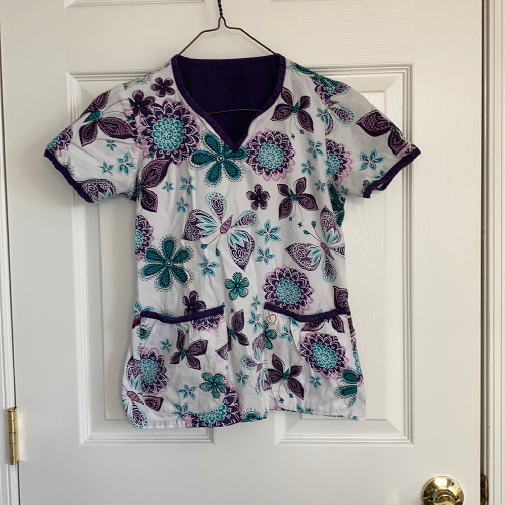 Purple print scrub top, size small